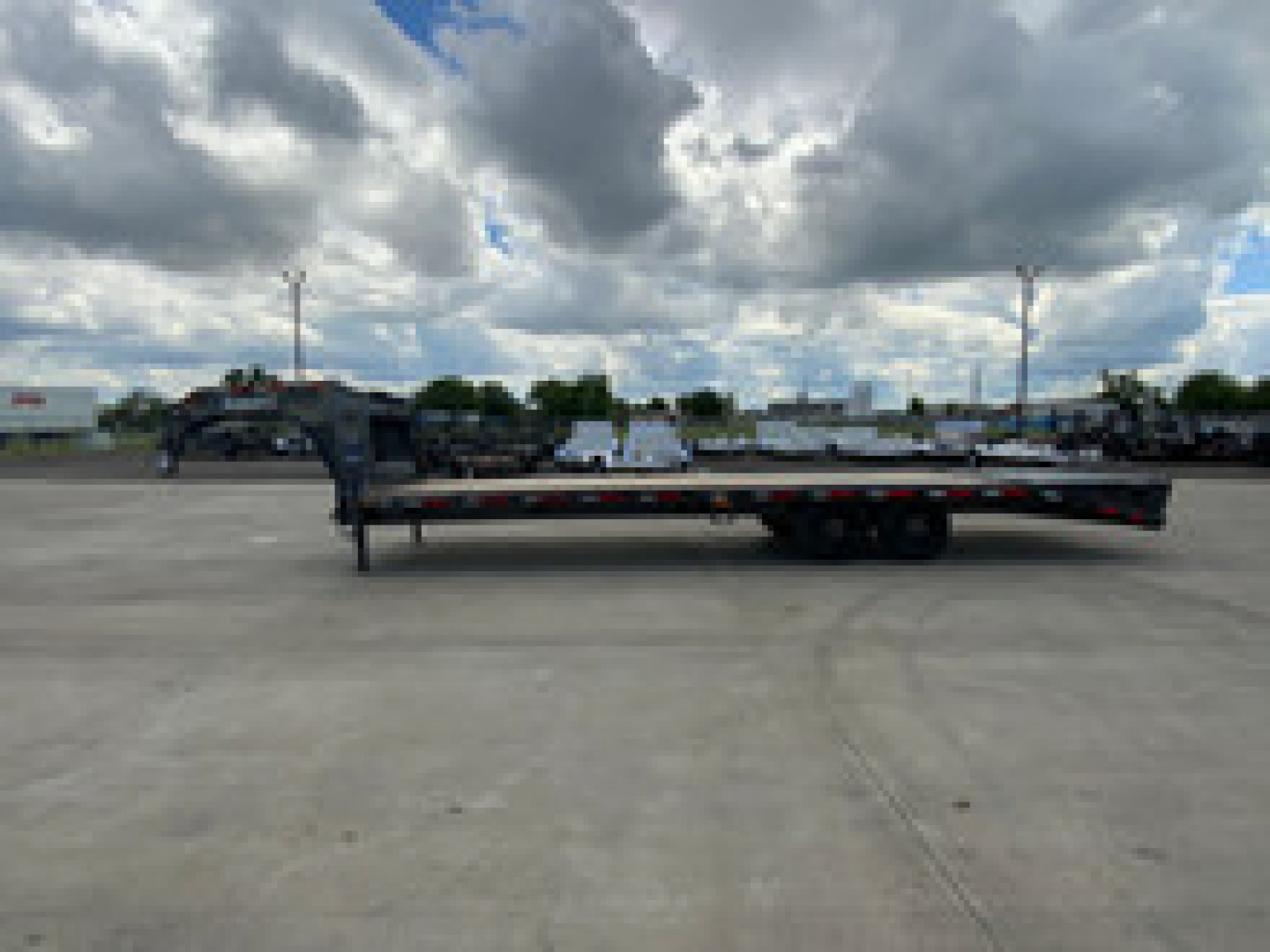 New 2025 Diamond C FMAX 208 28 X 102 Deckover Trailer