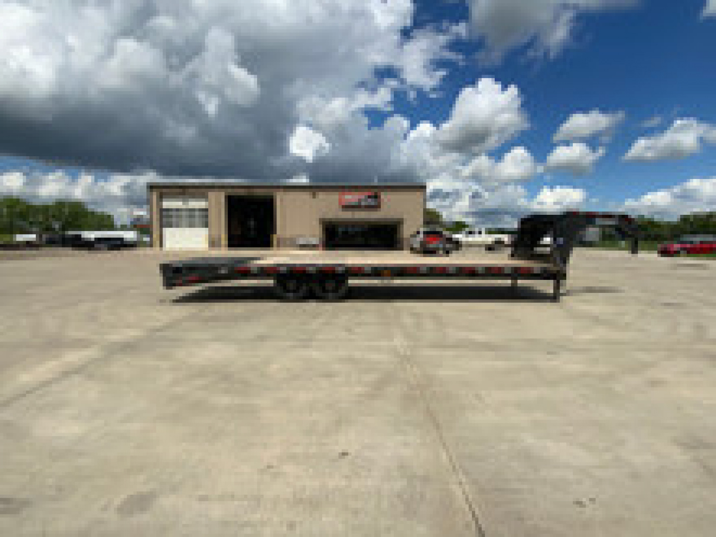 New 2025 Diamond C FMAX 208 28 X 102 Deckover Trailer