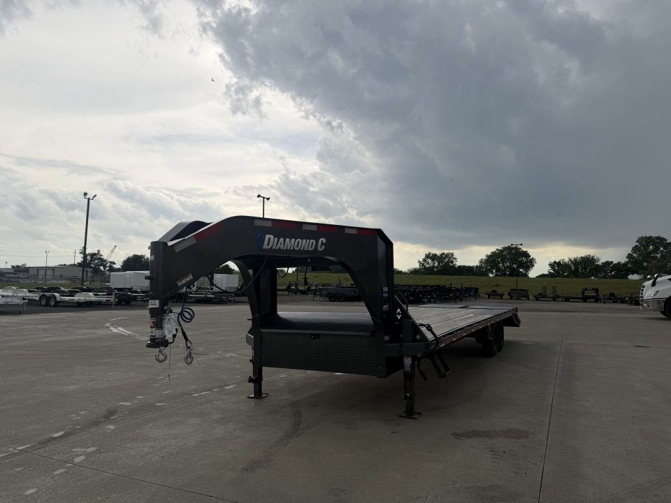 New 2025 Diamond C FMAX 208 28 X 102 Deckover Trailer