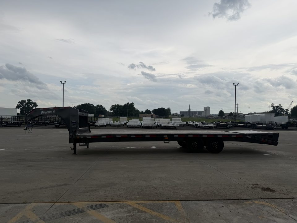 New 2025 Diamond C FMAX 208 28 X 102 Deckover Trailer