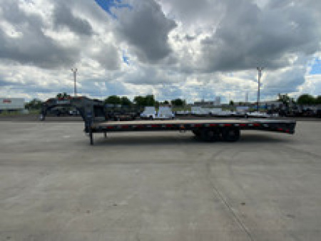 New 2025 Diamond C FMAX 208 28 X 102 Deckover Trailer