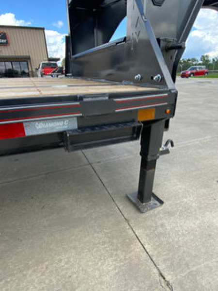 New 2025 Diamond C FMAX 208 28 X 102 Deckover Trailer
