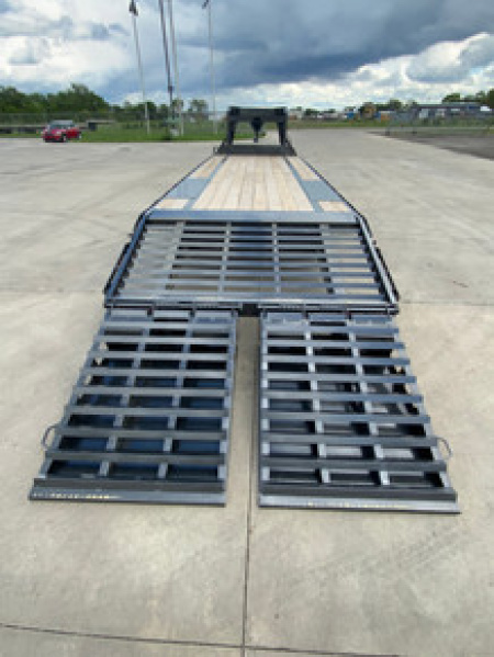 New 2025 Diamond C FMAX 208 28 X 102 Deckover Trailer