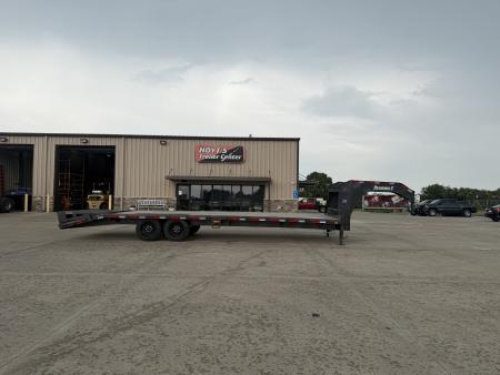New 2025 Diamond C FMAX 208 28 X 102 Deckover Trailer