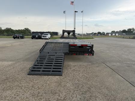 New 2025 Diamond C FMAX 208 28 X 102 Deckover Trailer