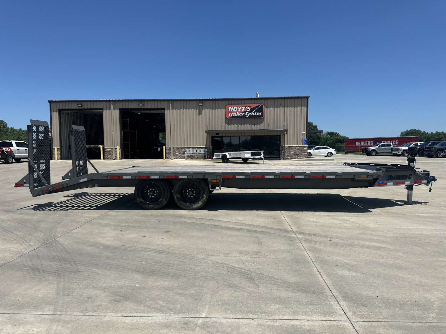 New 2025 Diamond C DEC 208 24 X 102 Deckover Trailer