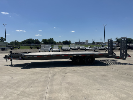 New 2025 Diamond C DEC 208 24 X 102 Deckover Trailer