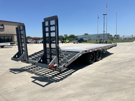 New 2025 Diamond C DEC 208 24 X 102 Deckover Trailer
