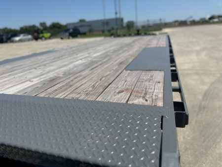 New 2025 Diamond C DEC 208 24 X 102 Deckover Trailer