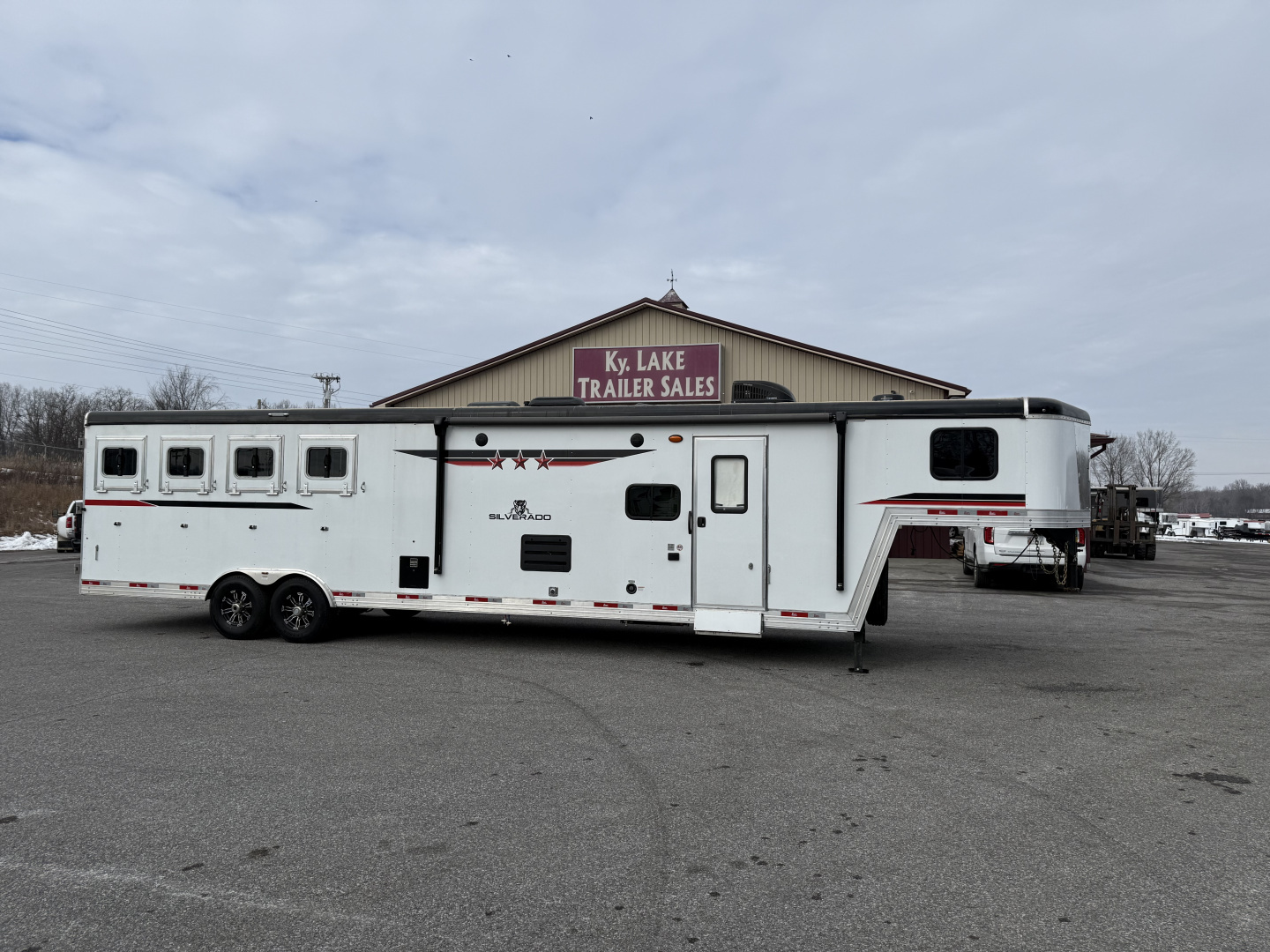 Used 2022 Bison Trailers SV8414-B SILVERADO Horse Trailer