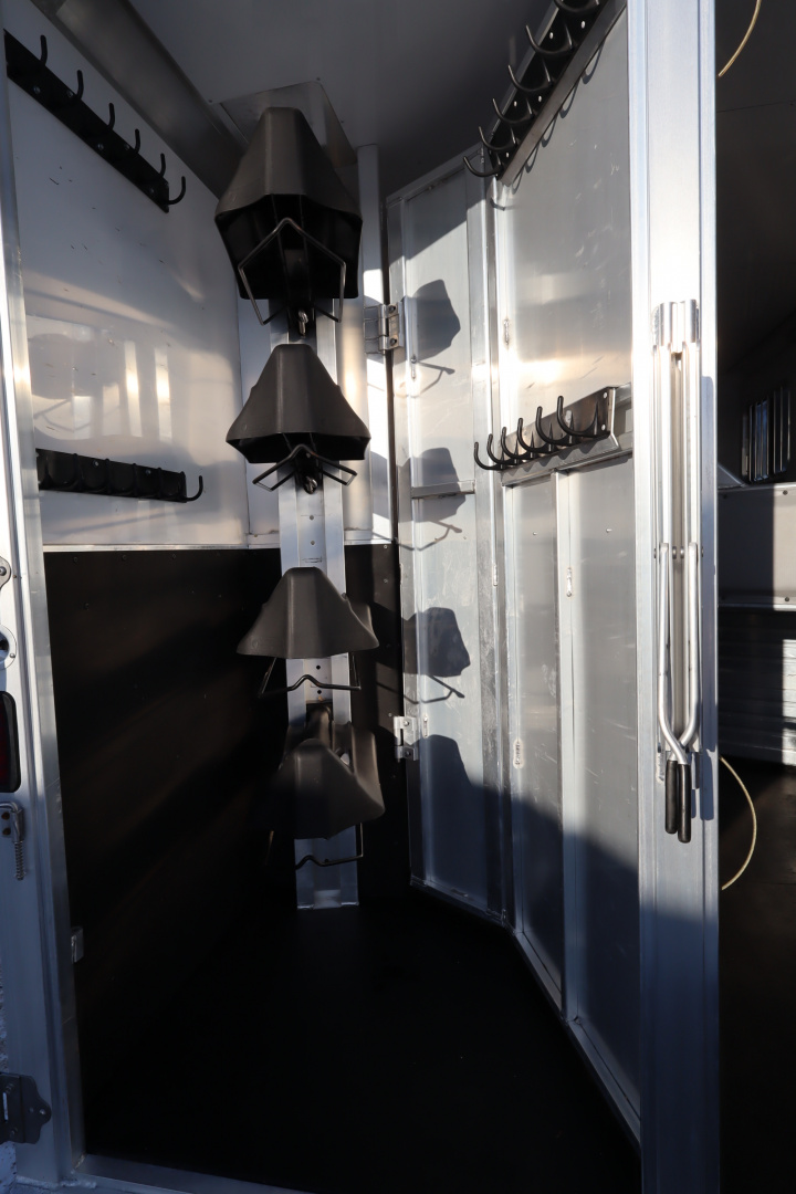 Used 2012 Featherlite Trailers 4Horse LQ Horse Trailer