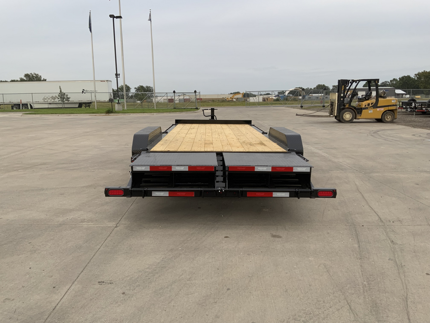 New 2026 Top Hat EB14 22 X 83 Equipment Trailer