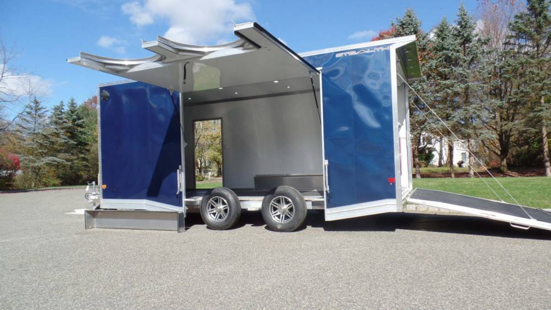 New 2026 ALCOM 8.5x18 Car / Racing Trailer