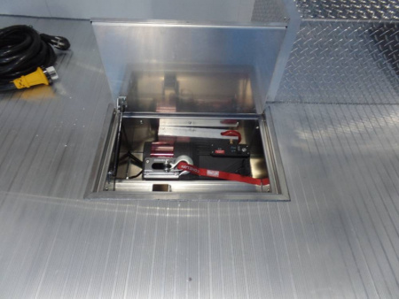New EXAMPLE / Pictures of Custom Enclosed Gooseneck / ATC Model QSTAG8538+0-2T7.0K
