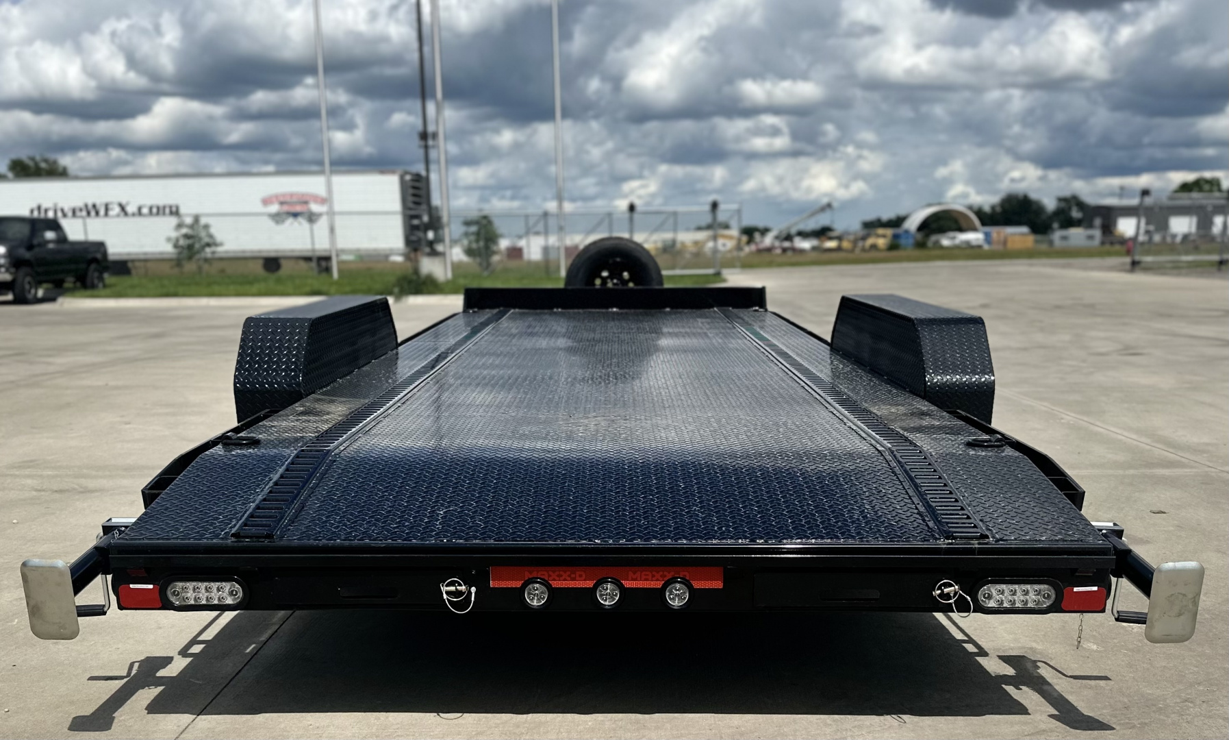 New 2026 MAXX-D C5X 252 20 X 83 Car Hauler