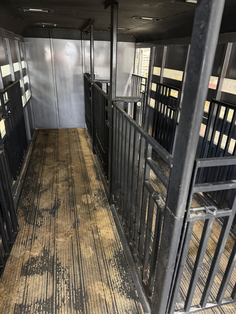 Used 2022 Jackson Jackson 6 pen Stock / Stock Combo Trailer