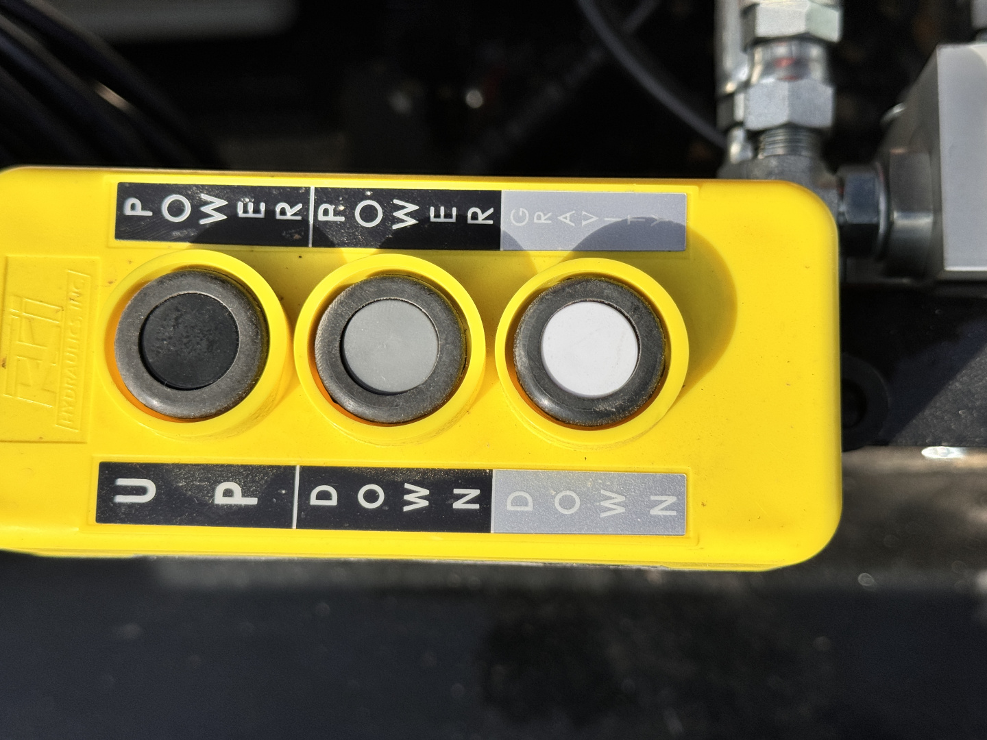 New 2026 Load Trail 7-14 Dump W/ Hydraulic Jack 7K Axles