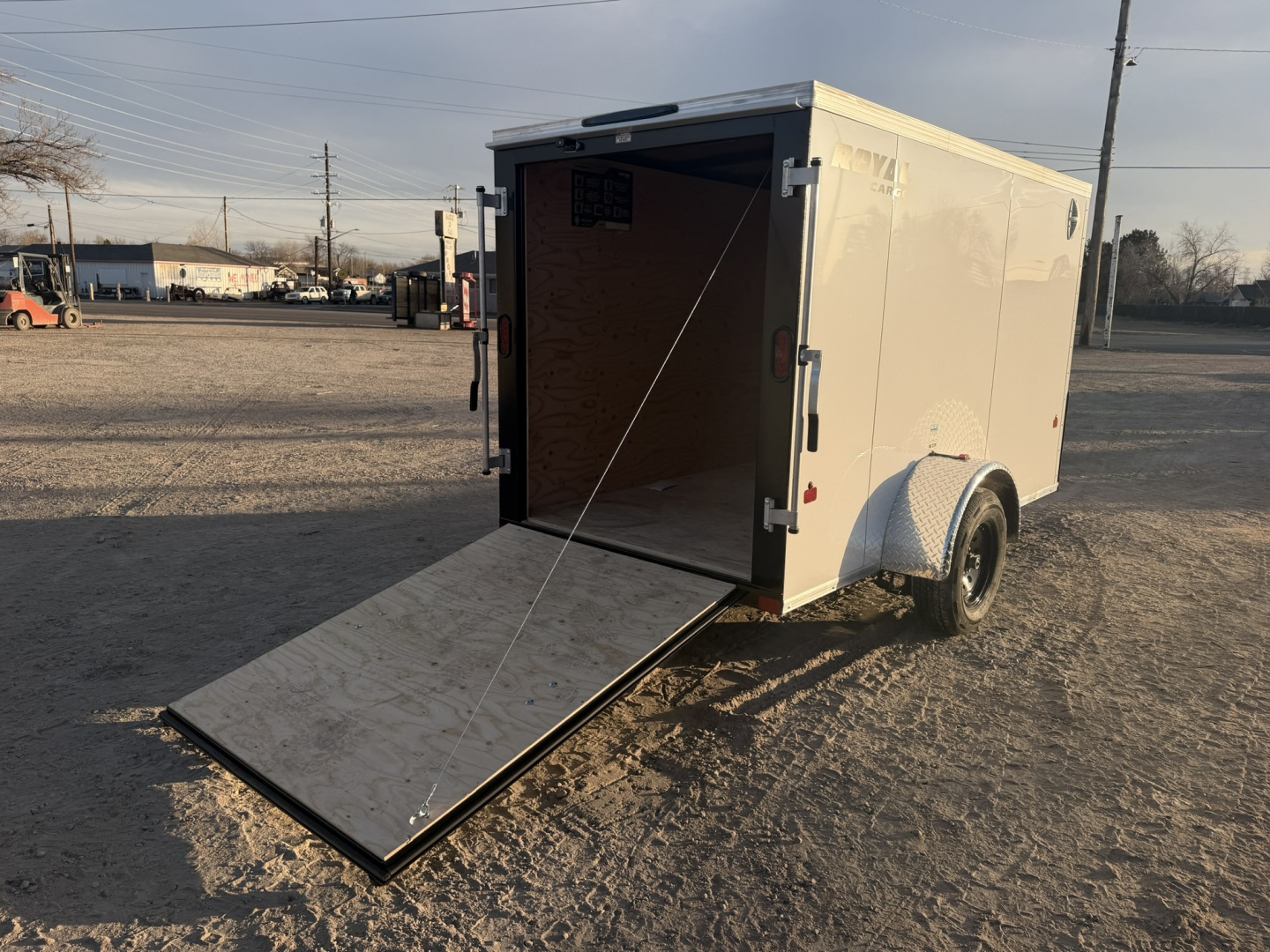 New 2026 Royal 5-10-1.5V Enclosed 2.9K GVWR