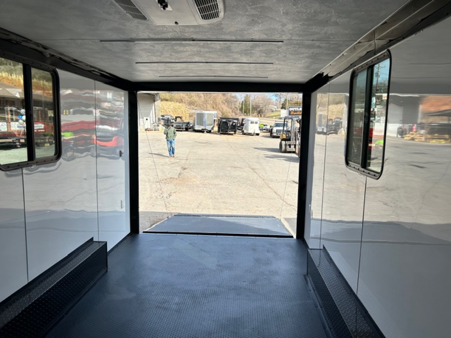 New 2026 Outlaw Trailers 8.5x18 7k Cargo / Enclosed Trailer-CUSTOM