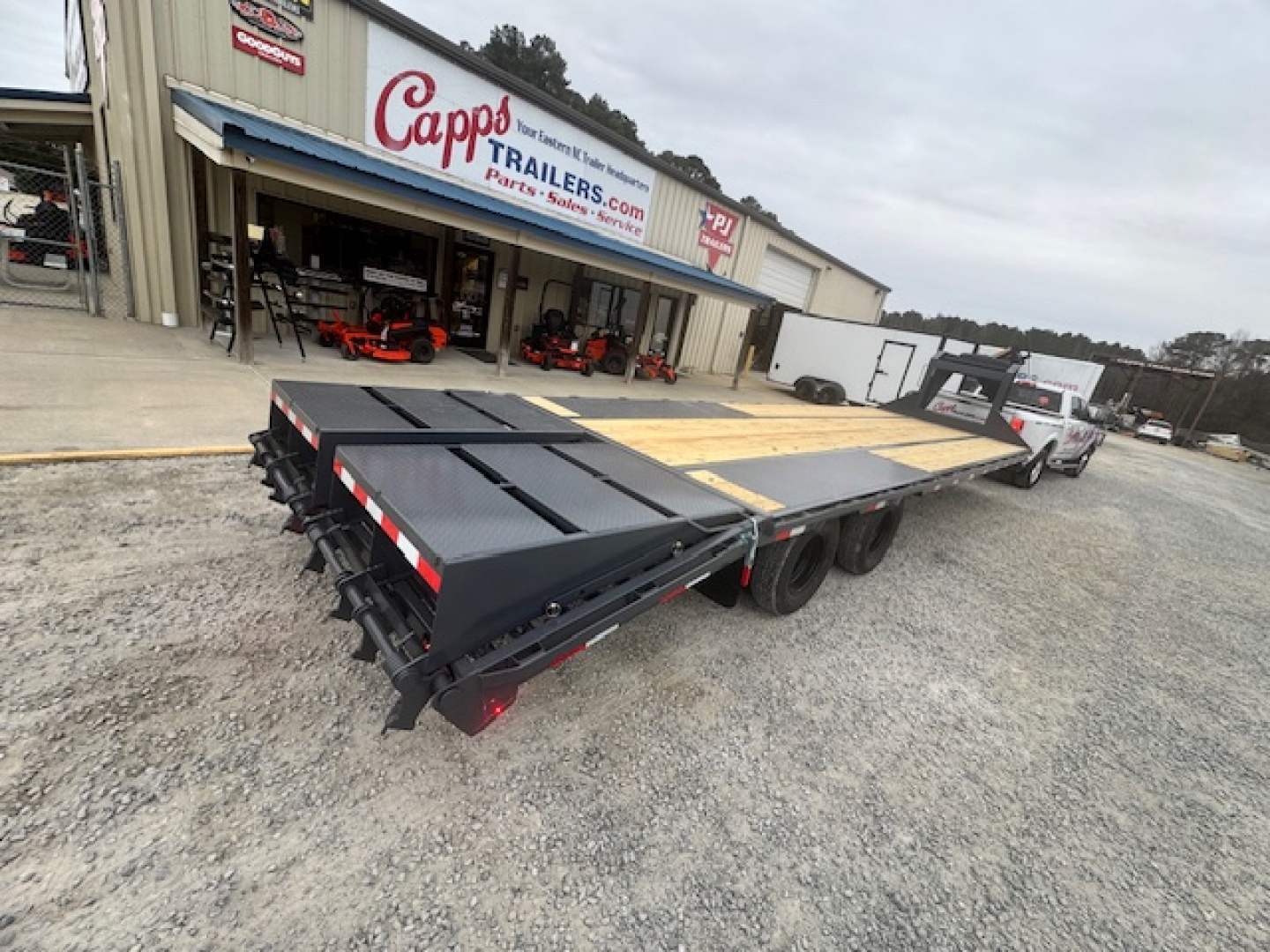 New 2026 Triple Crown Trailers TC GN22-30DT Equipment Trailer