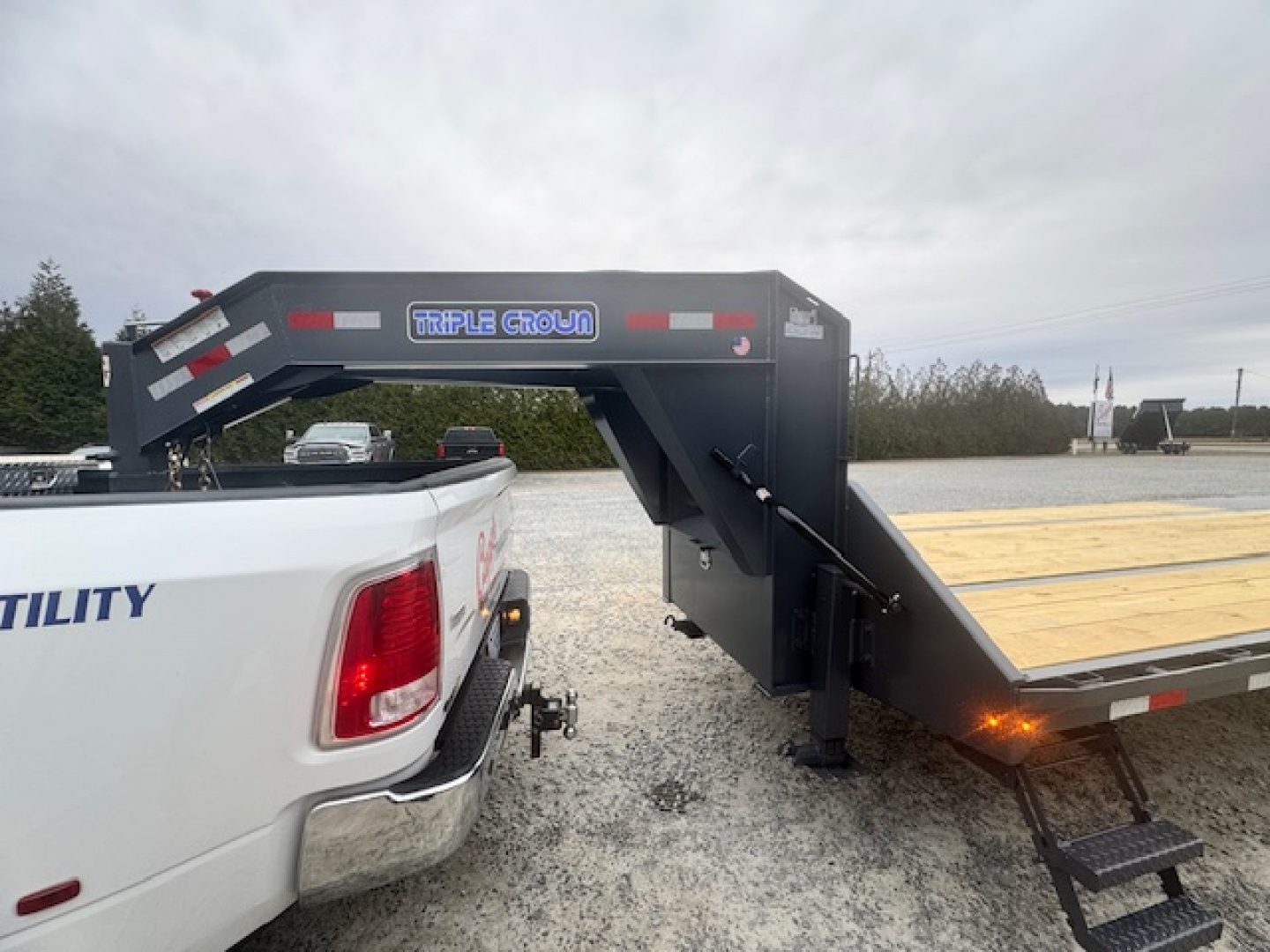 New 2026 Triple Crown Trailers TC GN22-30DT Equipment Trailer