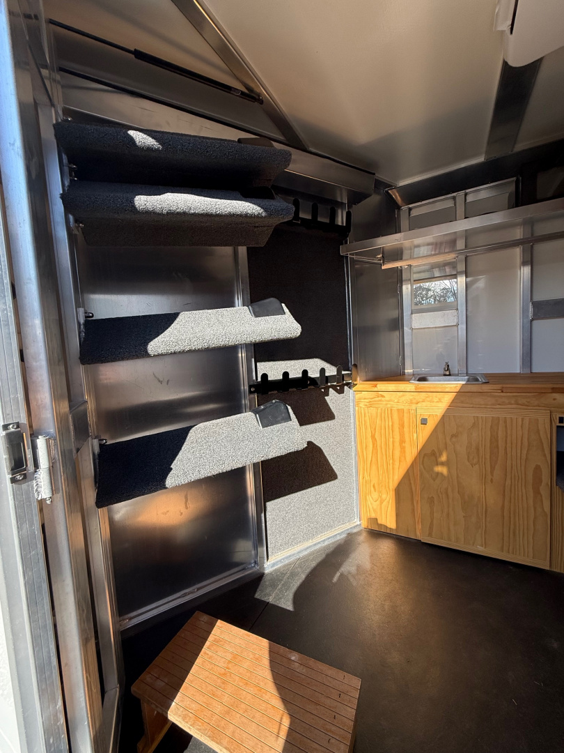 Consignment 2024 Cimarron Trailers Lonestar Stock Combo 20' Horse Trailer