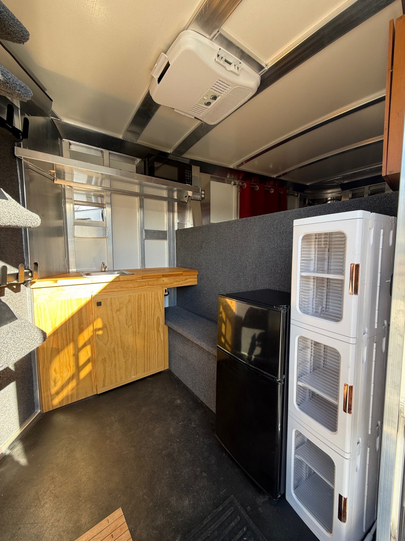 Consignment 2024 Cimarron Trailers Lonestar Stock Combo 20' Horse Trailer