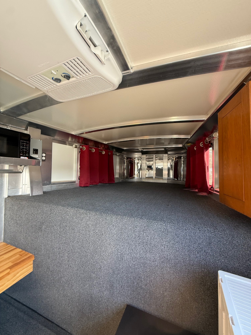 Consignment 2024 Cimarron Trailers Lonestar Stock Combo 20' Horse Trailer