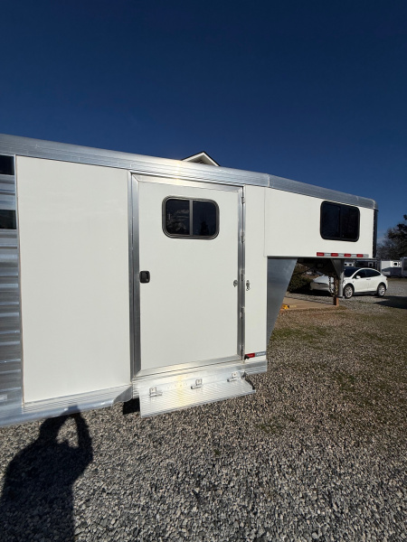 Consignment 2024 Cimarron Trailers Lonestar Stock Combo 20' Horse Trailer
