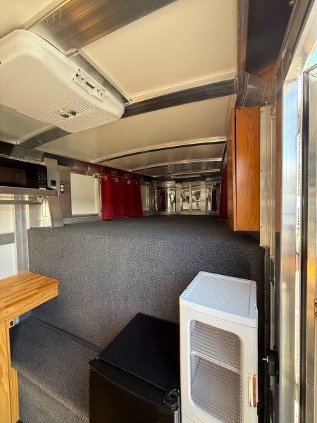 Consignment 2024 Cimarron Trailers Lonestar Stock Combo 20' Horse Trailer