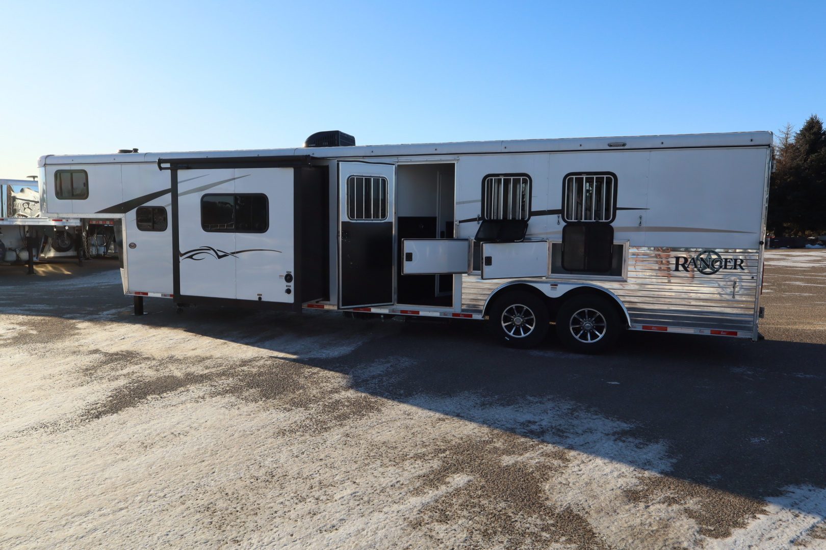 Used 2020 Bison Trailers 3 Horse LQ Horse Trailer