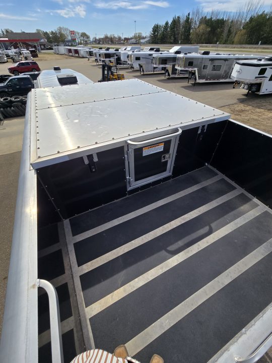 New 2026 Platinum Coach 4H Outlaw Conversion Horse Trailer