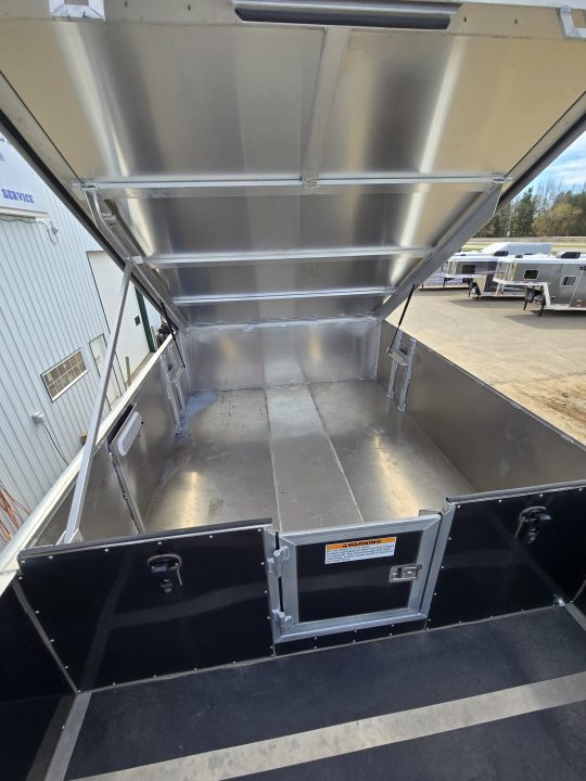 New 2026 Platinum Coach 4H Outlaw Conversion Horse Trailer