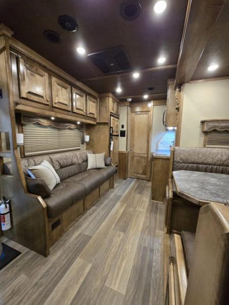 New 2026 Platinum Coach 4H Outlaw Conversion Horse Trailer