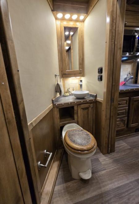 New 2026 Platinum Coach 4H Outlaw Conversion Horse Trailer