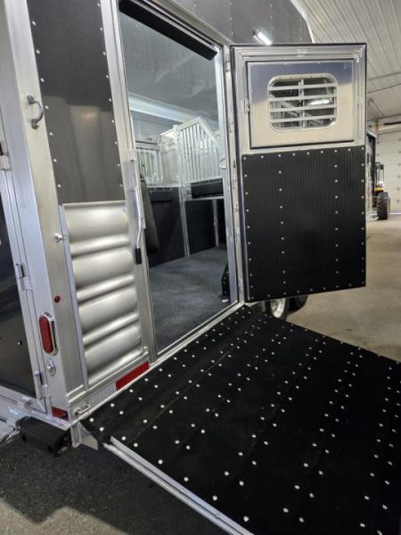New 2026 Platinum Coach 4H Outlaw Conversion Horse Trailer