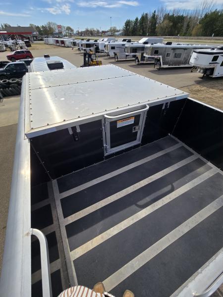 New 2026 Platinum Coach 4H Outlaw Conversion Horse Trailer