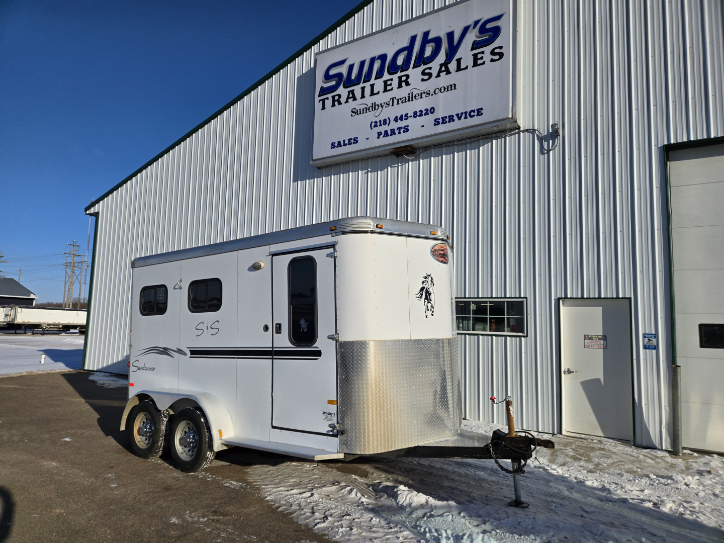 Used 2005 Sundowner 2 Horse Trailer