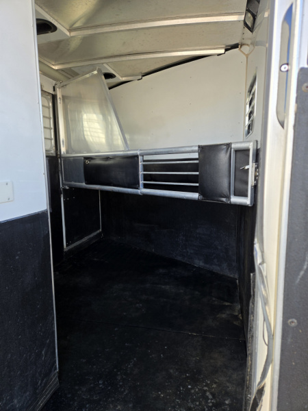 Used 2005 Sundowner 2 Horse Trailer