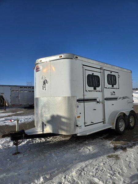 Used 2005 Sundowner 2 Horse Trailer