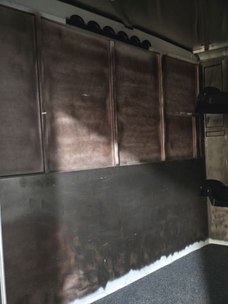 Used 2005 Sundowner 2 Horse Trailer