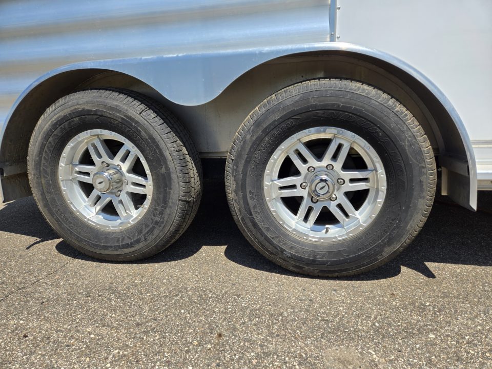 Used 2023 Featherlite 2 Horse Trailer