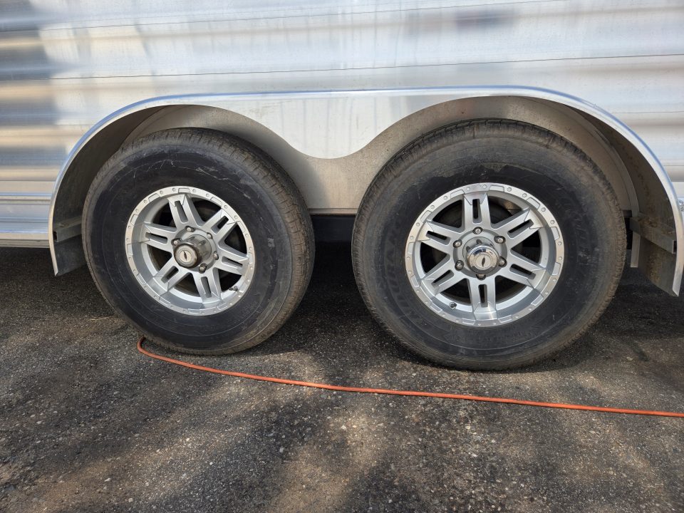 Used 2023 Featherlite 2 Horse Trailer