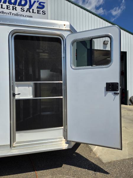 Used 2023 Featherlite 2 Horse Trailer