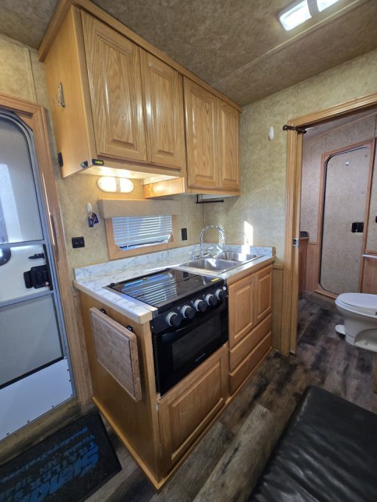 Used 2008 Exiss 4H Horse Trailer