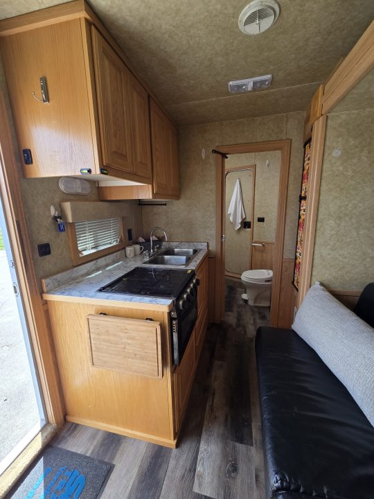 Used 2008 Exiss 4H Horse Trailer