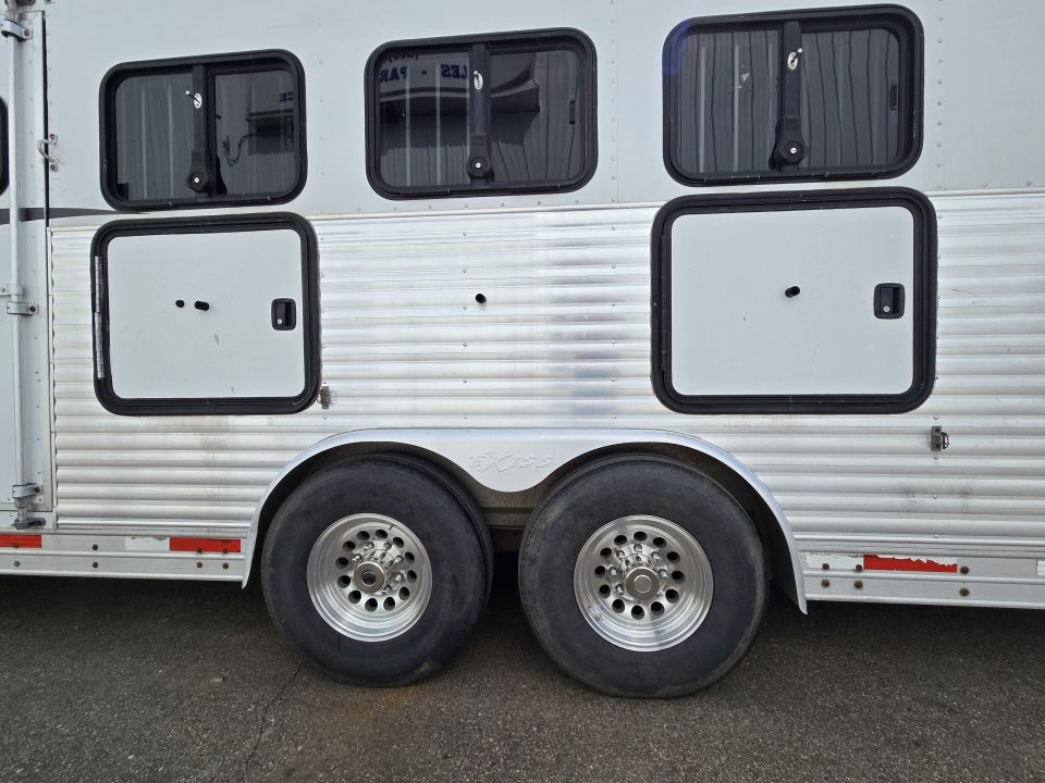 Used 2008 Exiss 4H Horse Trailer