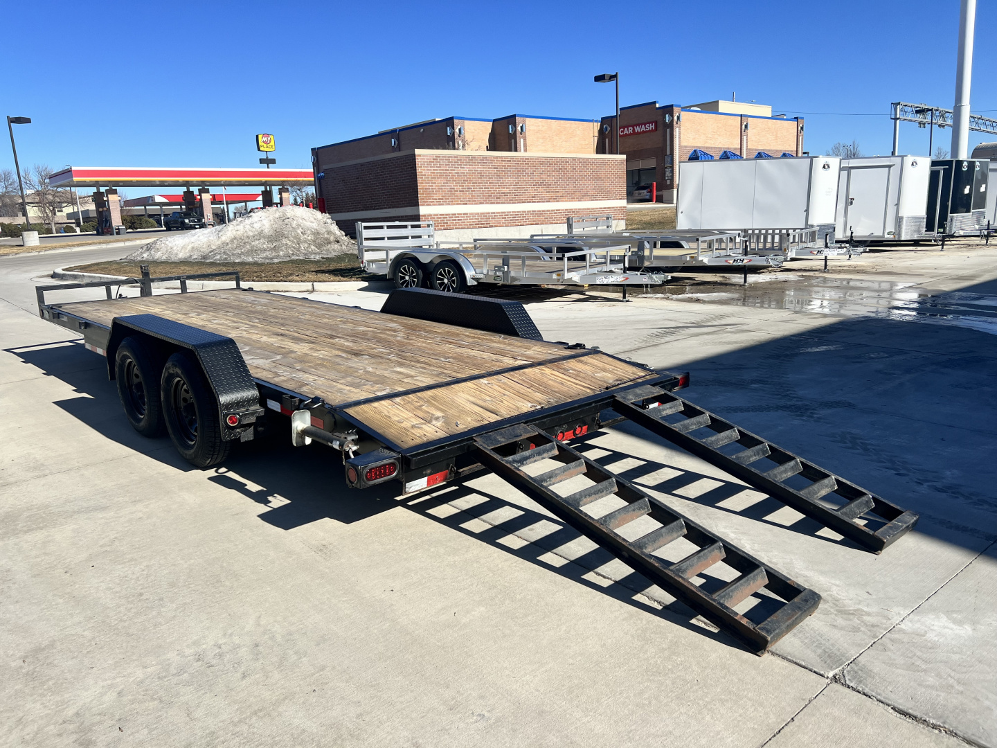 Used 2021 Load Trail 20’ flatbed Trailer 2-5200 lb axles=10K, dovetail, removable fenders, Slide In Ramps