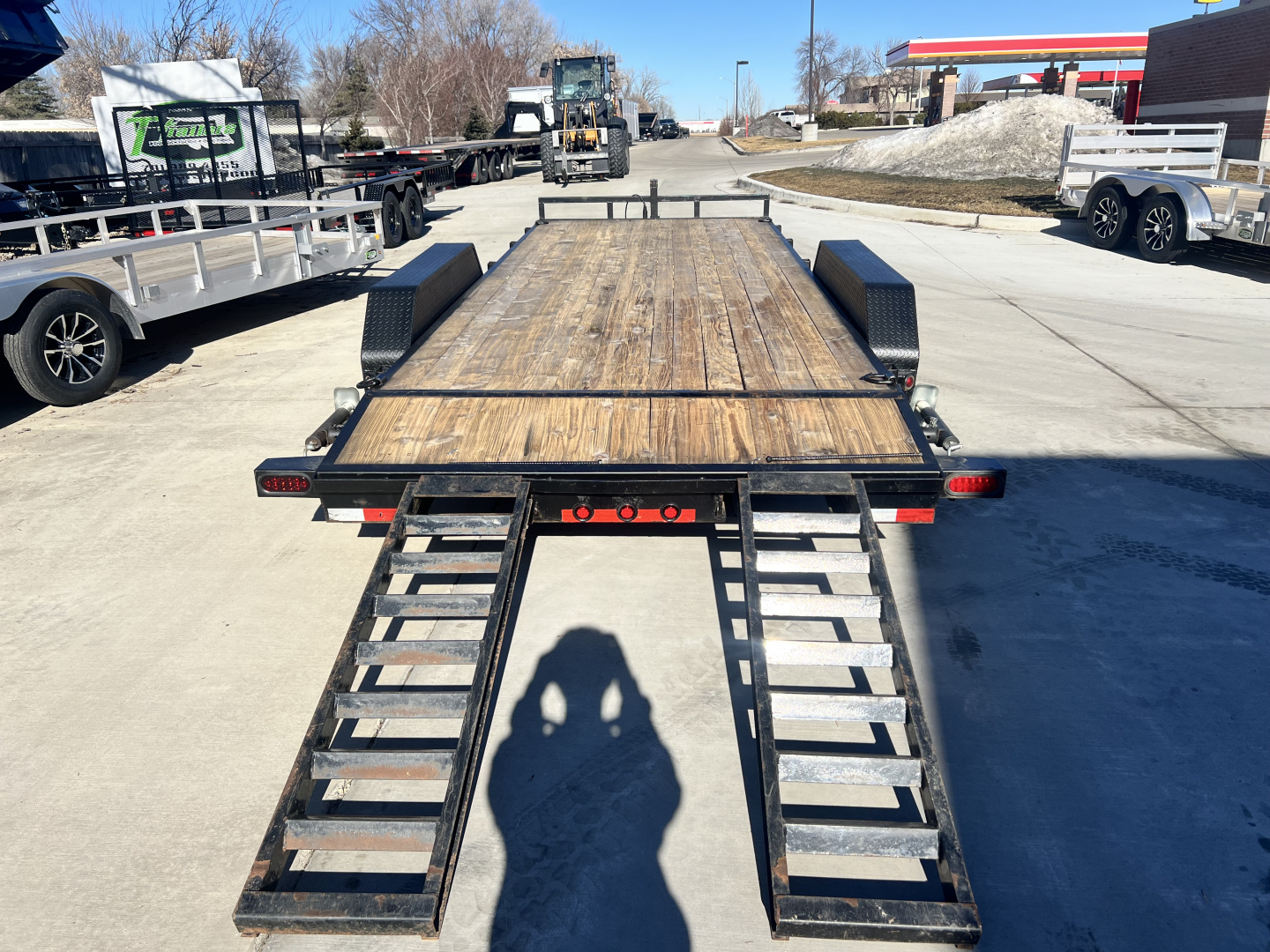 Used 2021 Load Trail 20’ flatbed Trailer 2-5200 lb axles=10K, dovetail, removable fenders, Slide In Ramps
