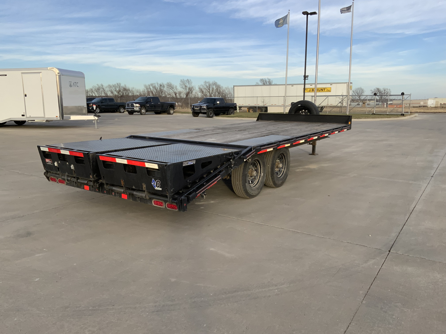 Used 2023 Diamond C Trailers DEC 207 25' Deckover Trailer